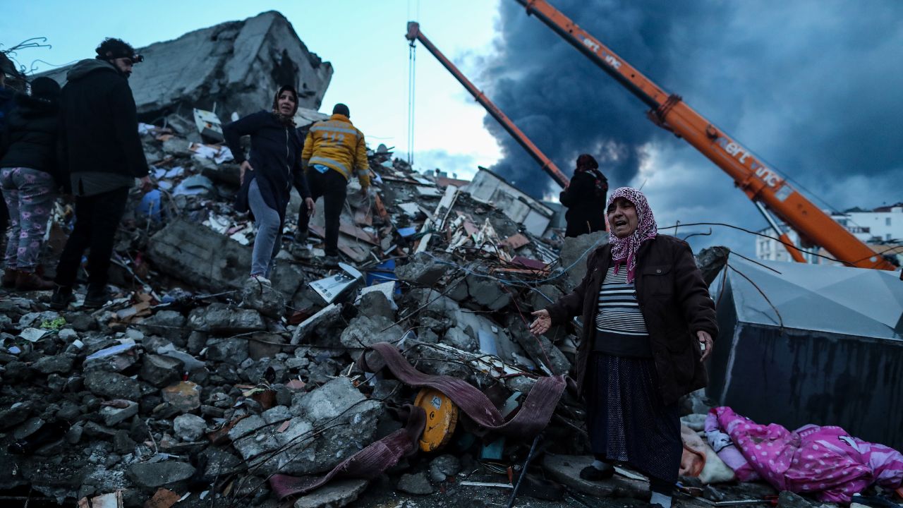 Turquía y Siria registran más de 7,200 muertos por terremoto