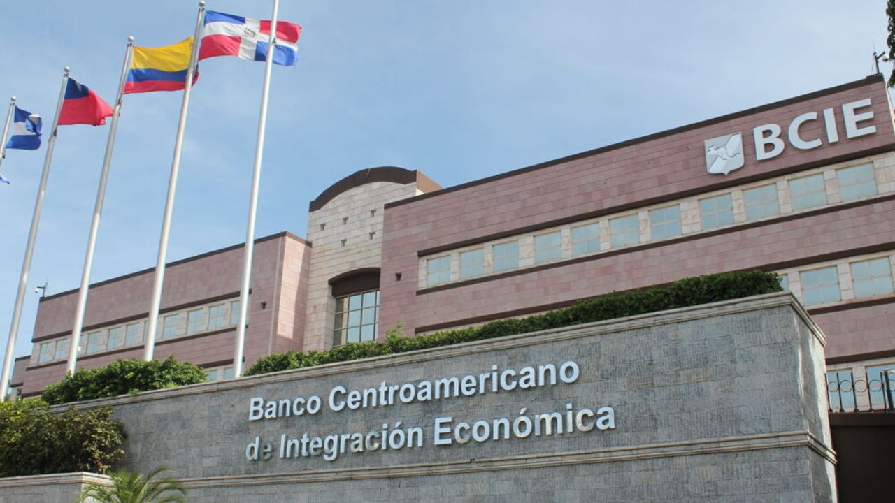 BCIE pronostica un año económico duro y defiende política de transparencia