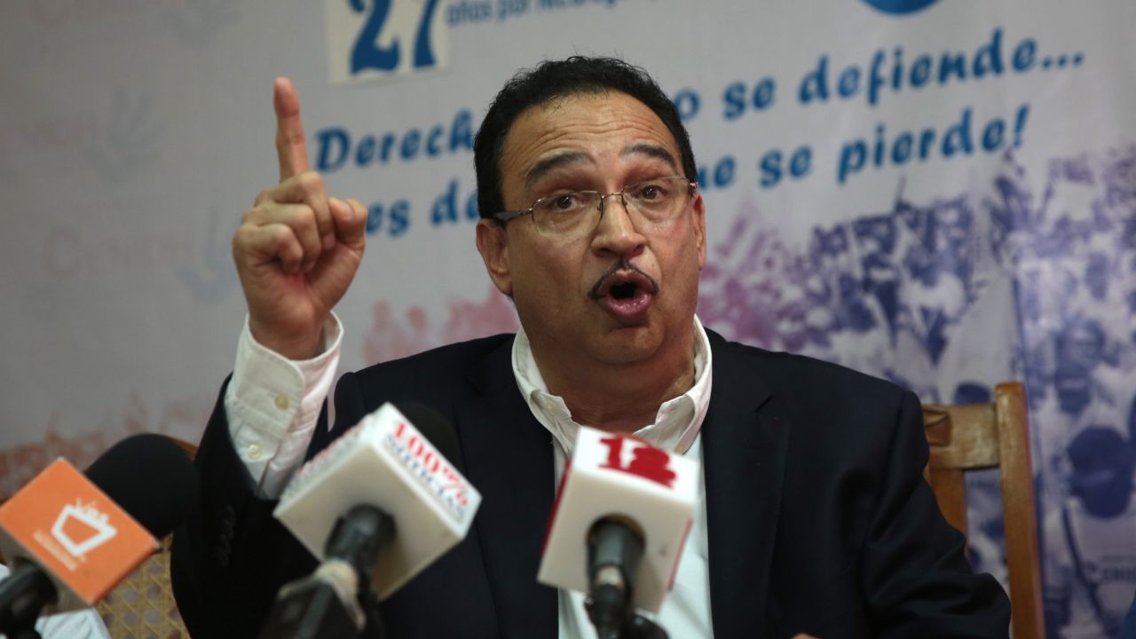 Periodista desnacionalizado denuncia bloqueo de sus cuentas bancarias en Nicaragua