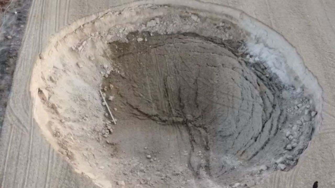 ¿Qué pasa con Turquía?, ahora aparece enorme cráter tras potente sismo
