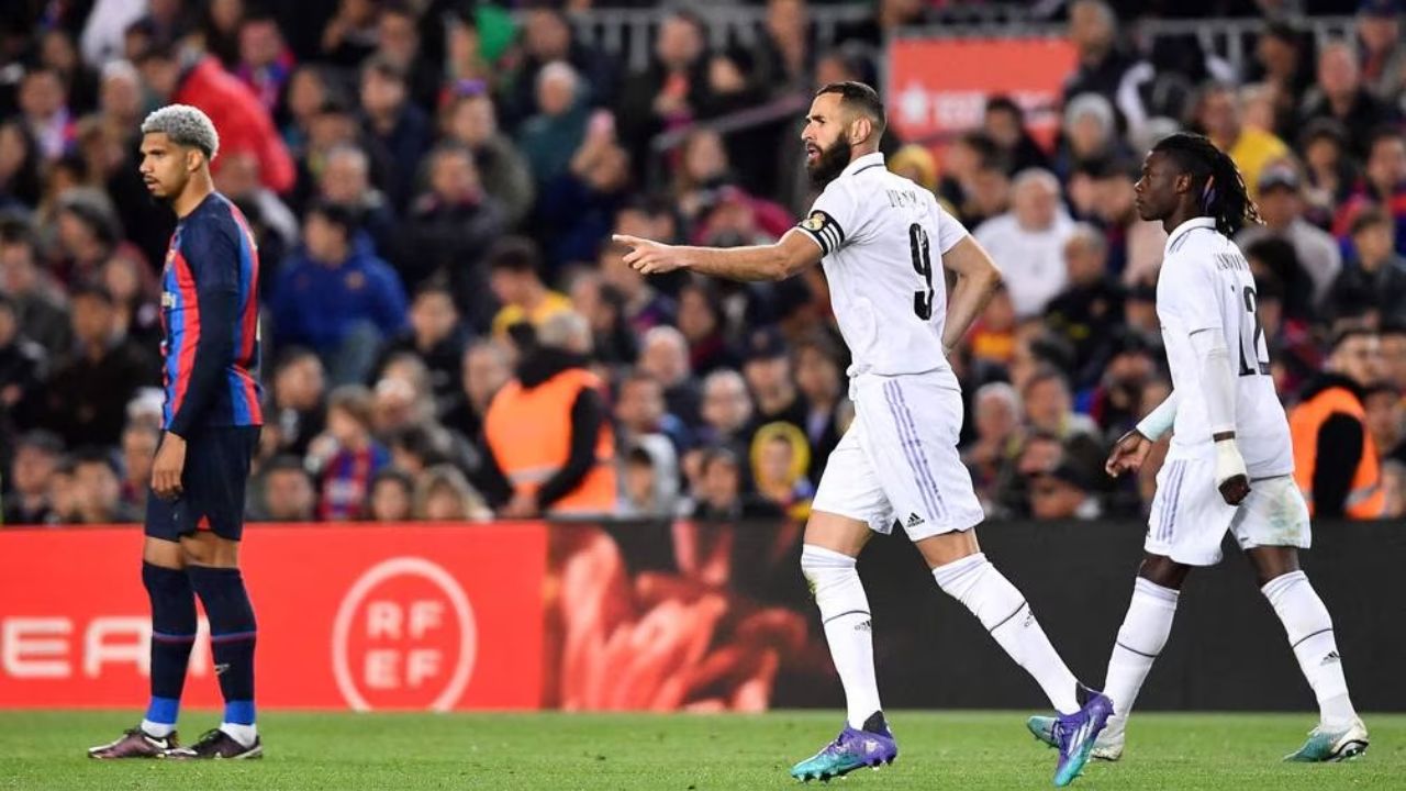 Con inspirado Karim Benzema, Real Madrid destruye a Barcelona en semis de la Copa