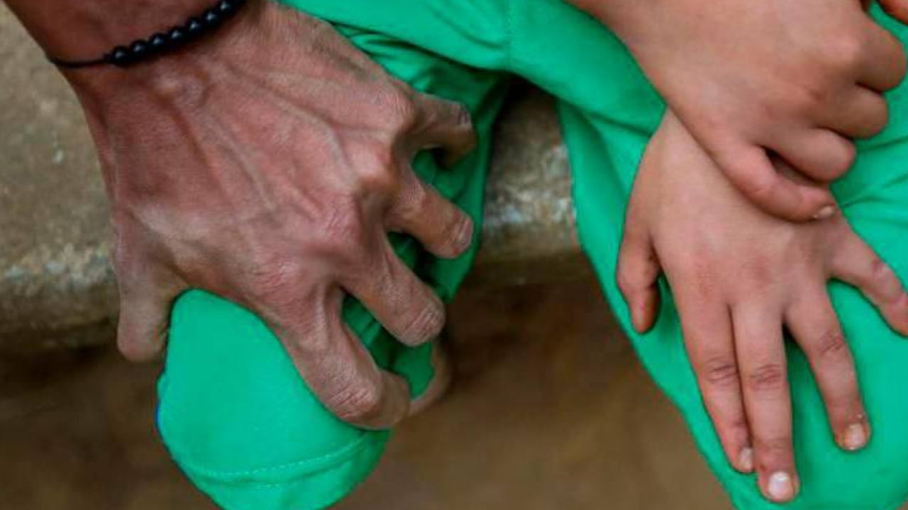 Capturan a hombre que abusó de 5 hermanitos; era el niñero