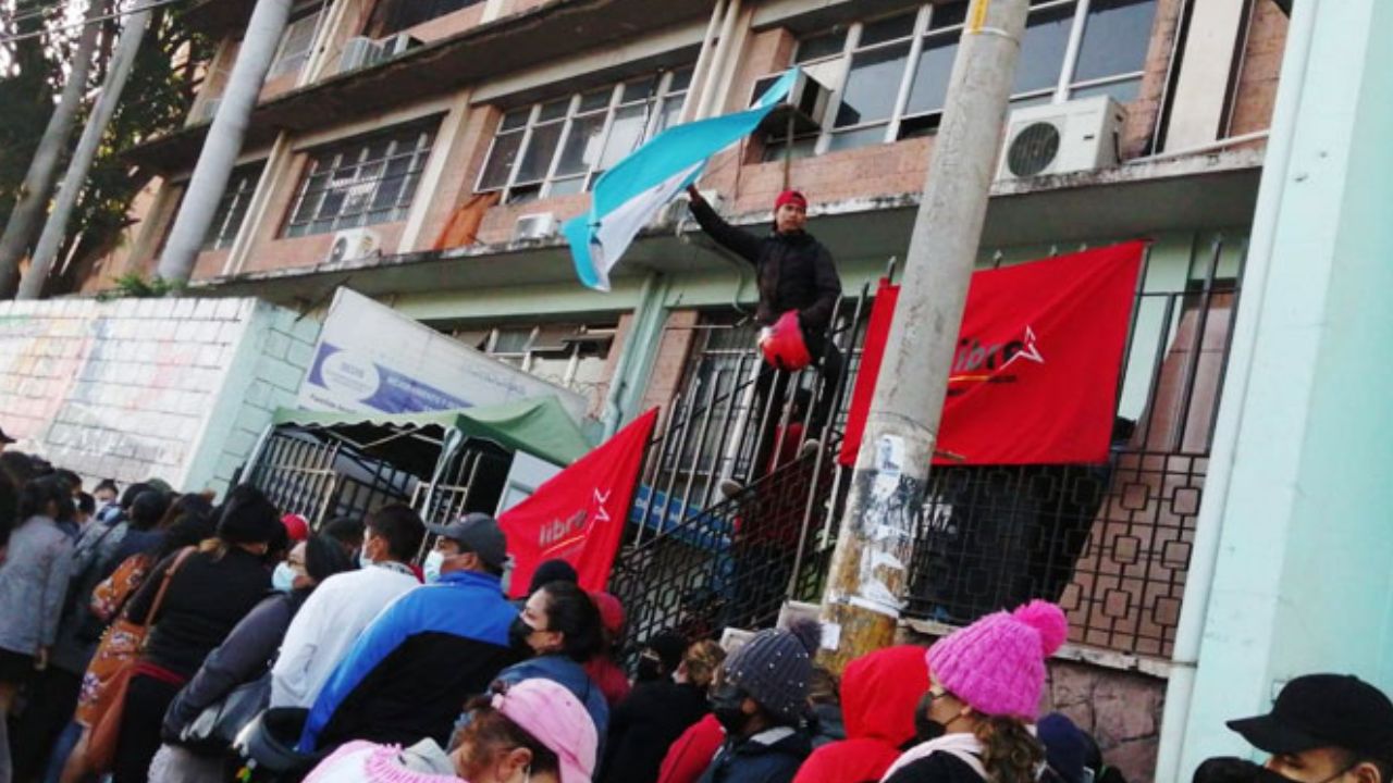 Editorial HRN: la irracional politización del sistema de salud pública