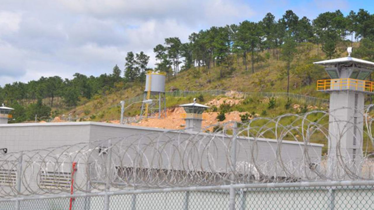 Editorial HRN: Cárceles, ingobernabilidad e indiferencia