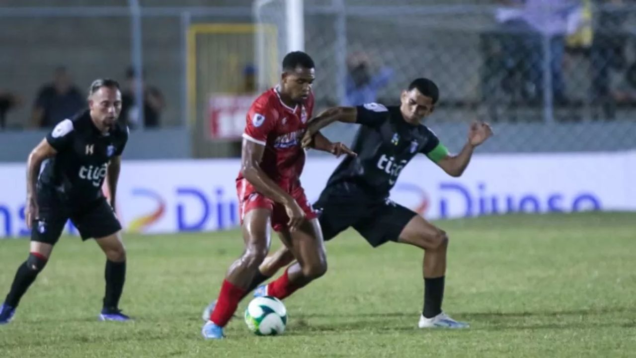 Honduras Progreso y Real Sociedad jugarán dos partidos más para definir el descenso