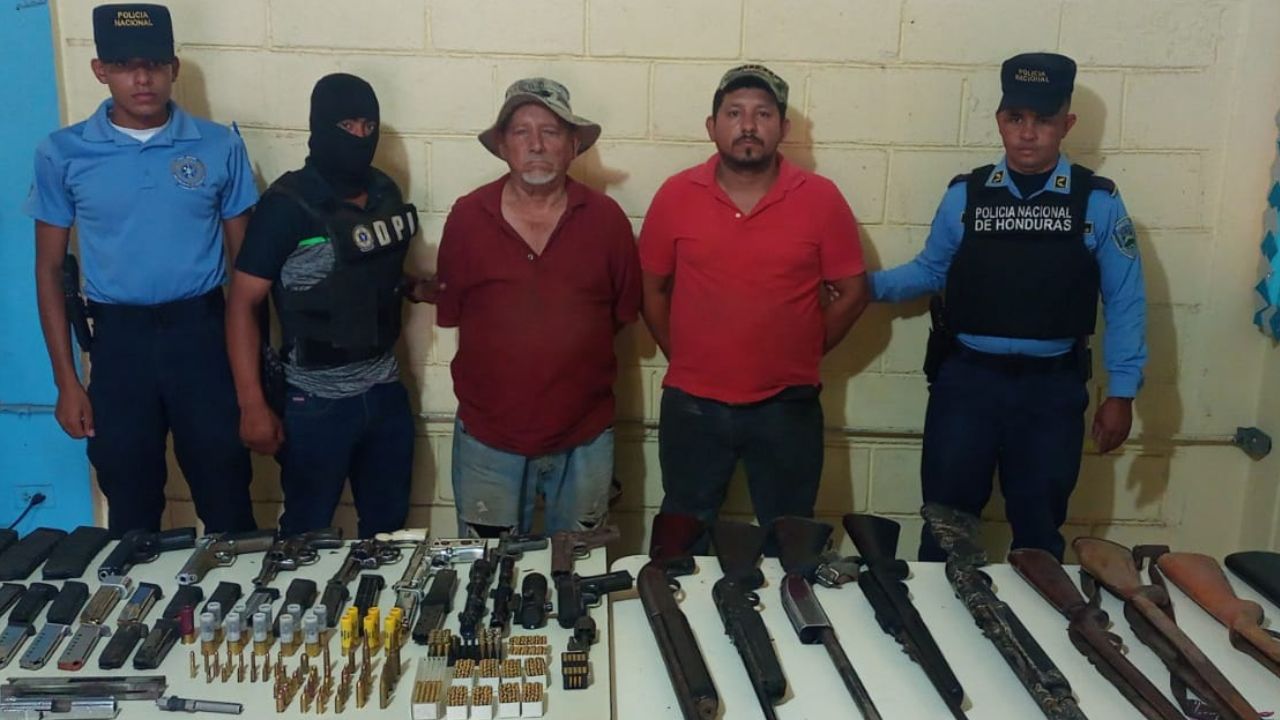 En Olancho, padre e hijo guardaban 18 armas de fuego y municiones de uso prohibido