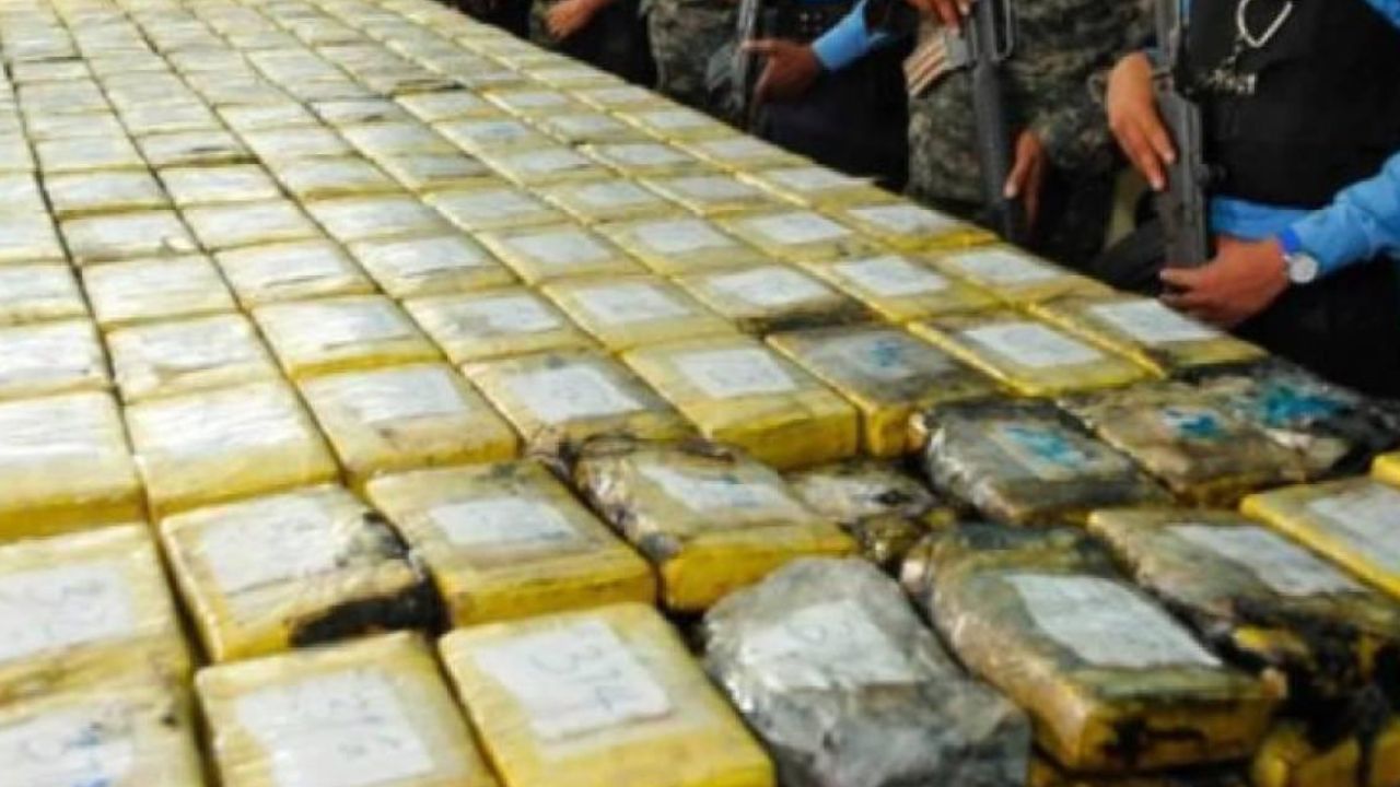 Pena de 10 años de cárcel a 4 hondureños por traficar con 1.448 kg de cocaína en Colón