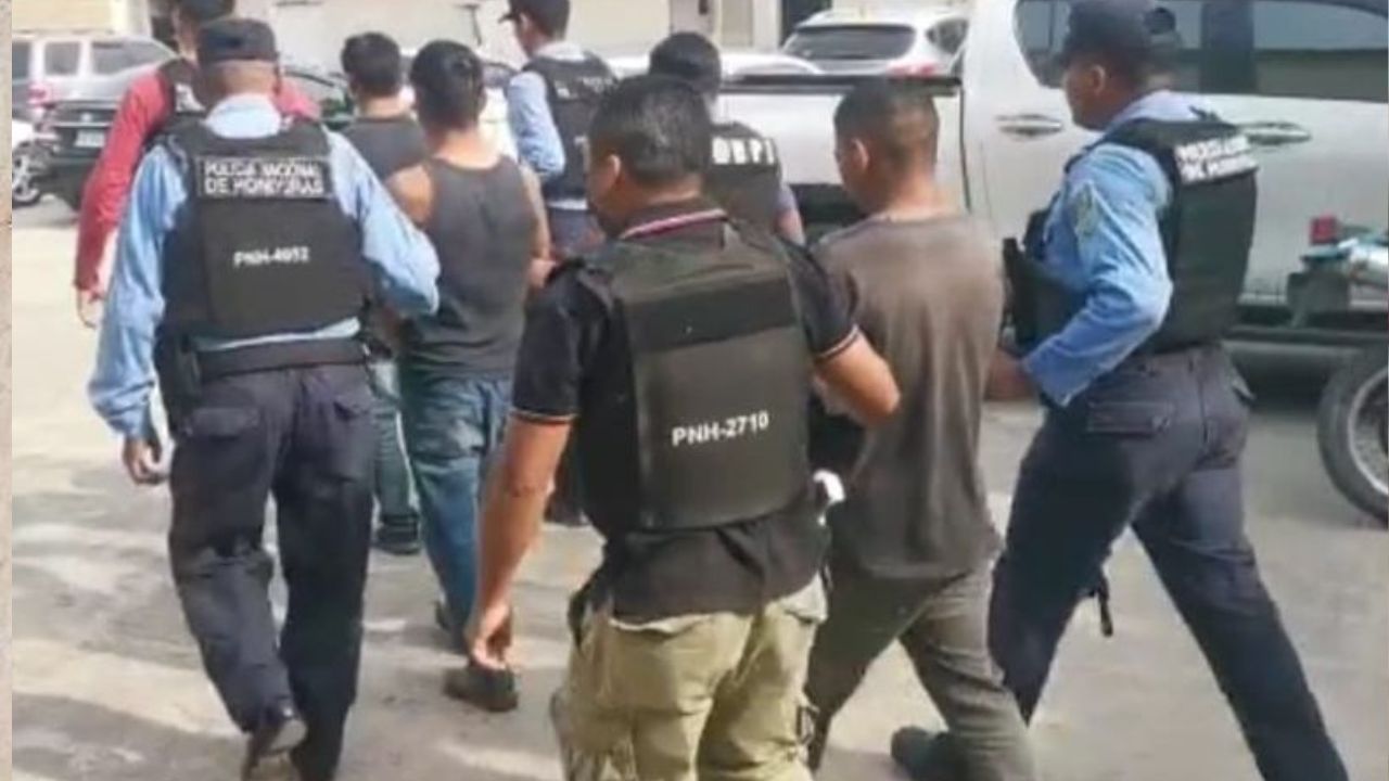 Detienen a tres hermanos hondureños por matar a machetazos a un hombre en Intibucá