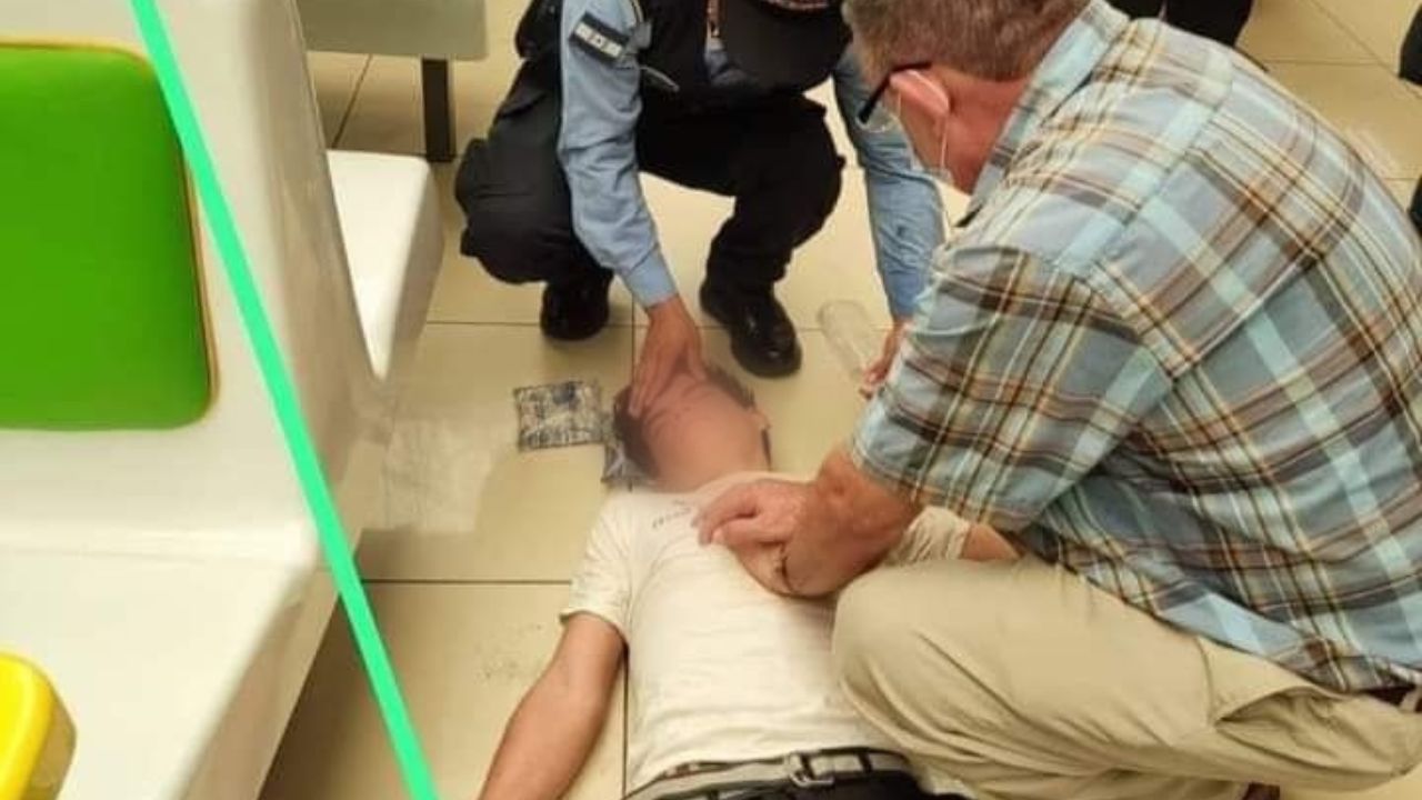 Hondureño se desmaya en restaurante cuando tomaba una bebida estimulante