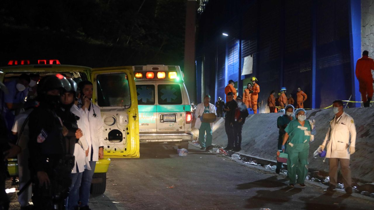 FIFA se reunirá con la Fesfut por muerte de 12 hinchas en estadio Cuscatlán