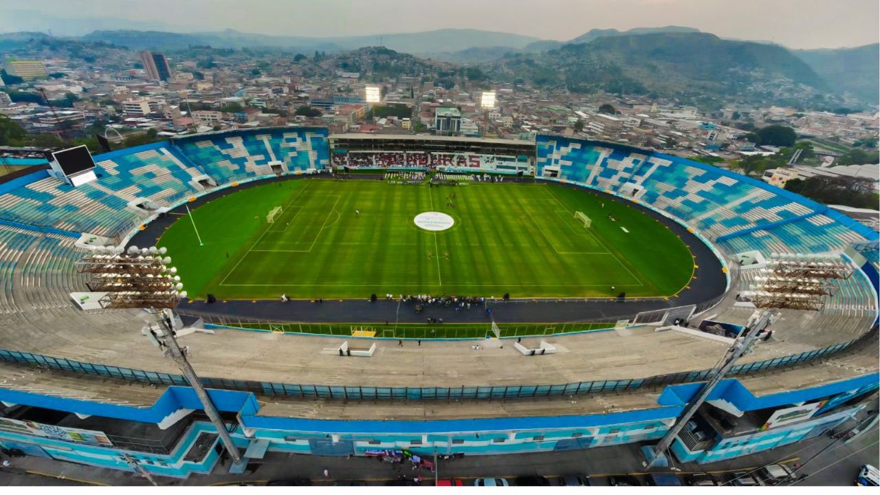 Inauguran engramillado del Estadio Nacional José de la Paz Herrera