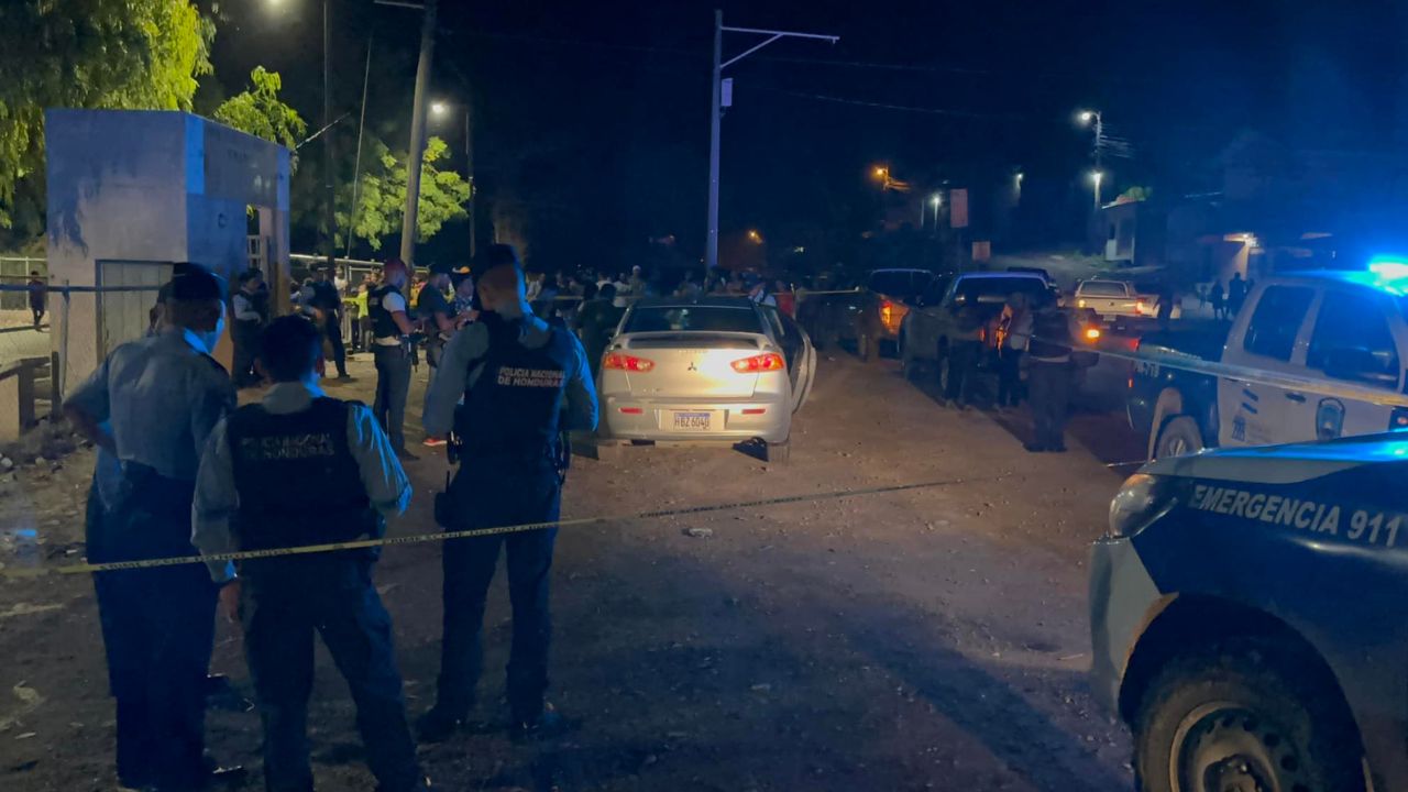 Lo acribillaron dentro de su vehículo frente a un parque en Comayagua