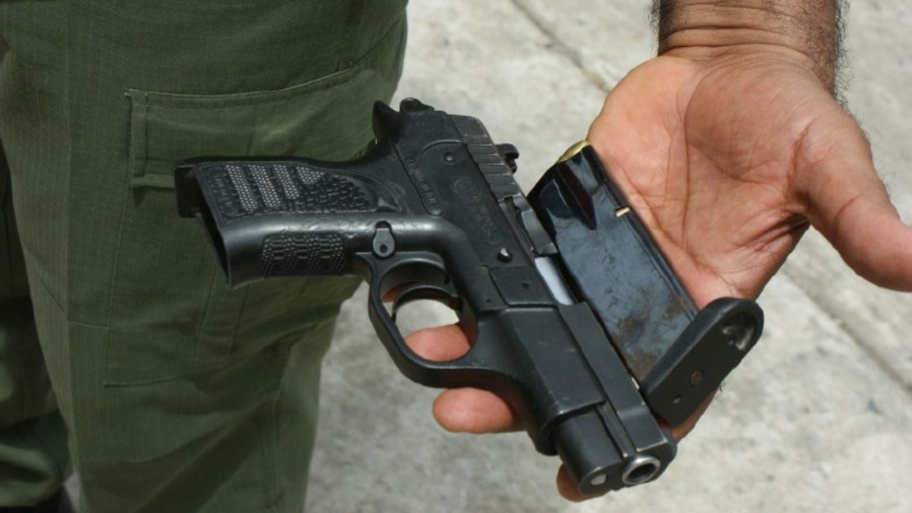 'Estaban jugando', policía mató a su mejor amigo y luego se suicidó