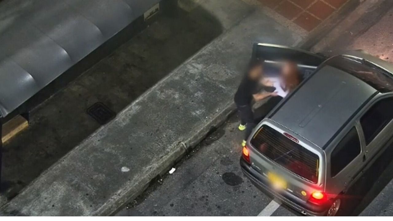 VÍDEO: mujer es agredida por su pareja sentimental en plena calle