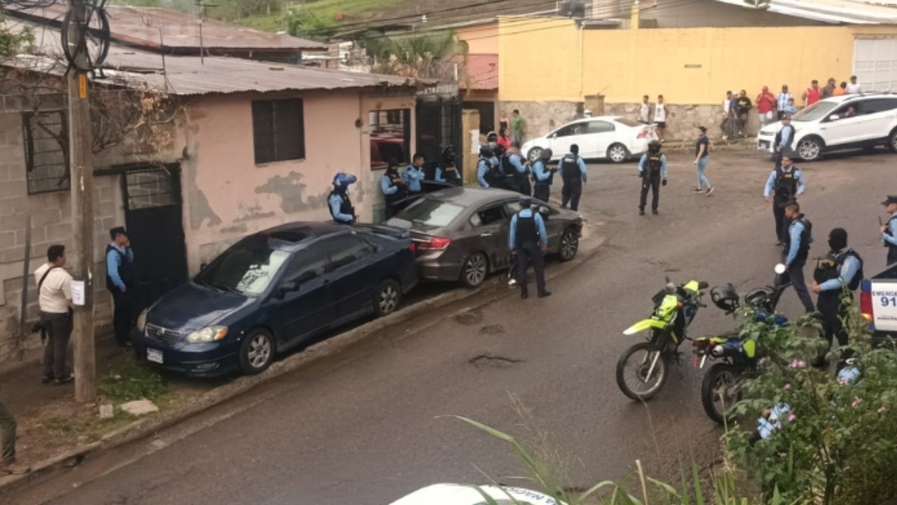 Tres muertos en enfrentamiento entre pandilleros y policías en la capital