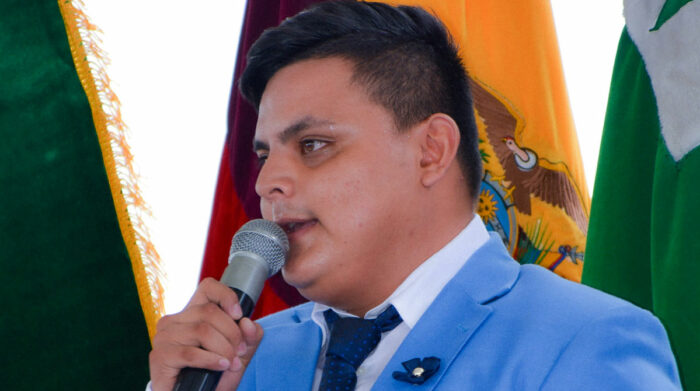 Según usuarios, el joven iba acompañado al momento del accidente, por lo que otras personas resultaron heridas. Foto: El Comercio