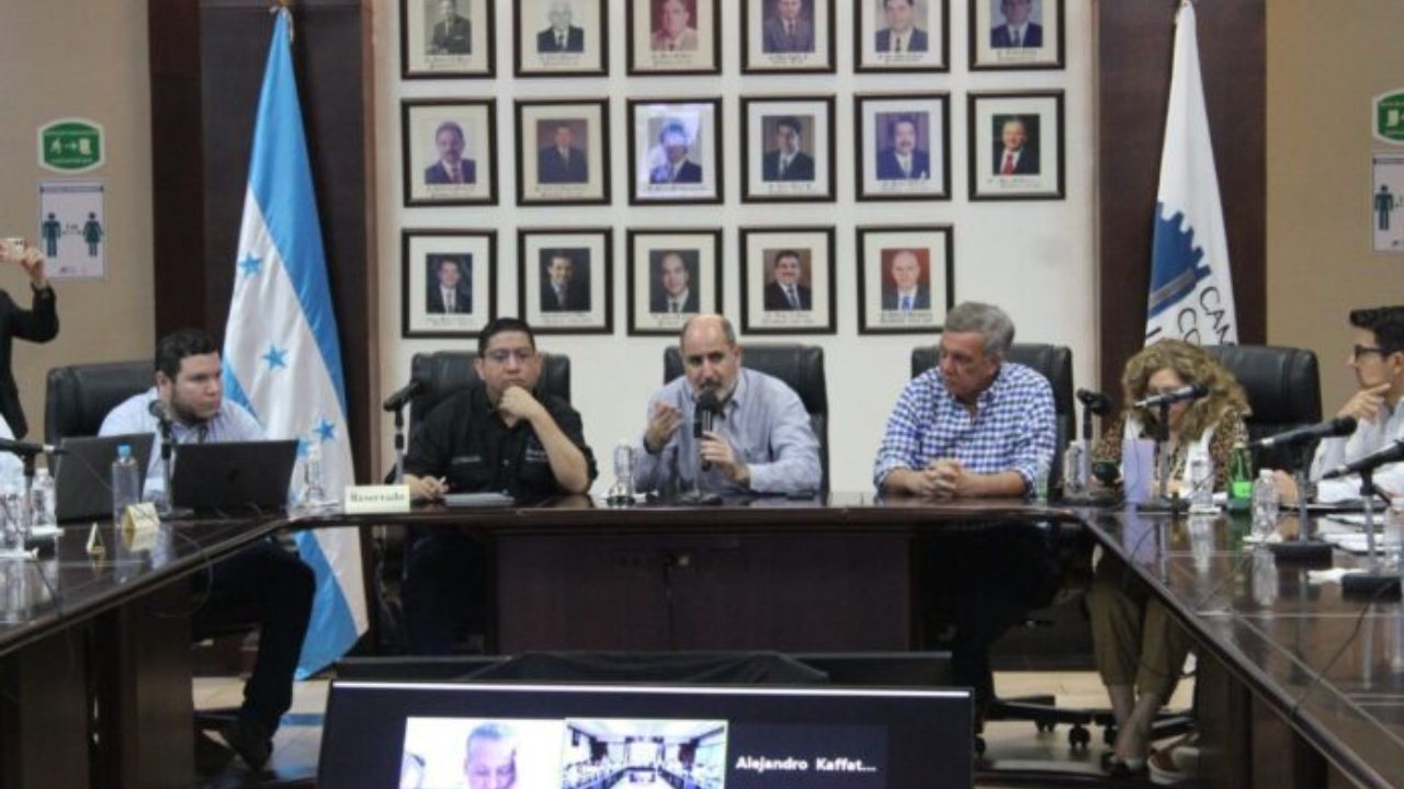 Imagen de Honduras crea una comisión pública-privada para buscar soluciones ante crisis energética