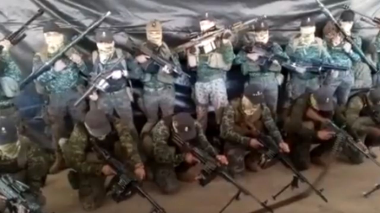 VIDEO: Grupo de presuntos sicarios advierten a extorsionadores 'por la paz de la gente'