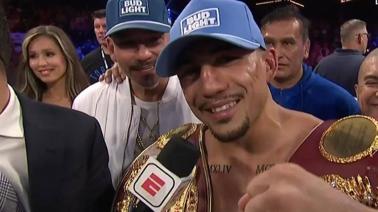 'Retirado en la cima': Teófimo López deja el boxeo tras coronarse campeón mundial