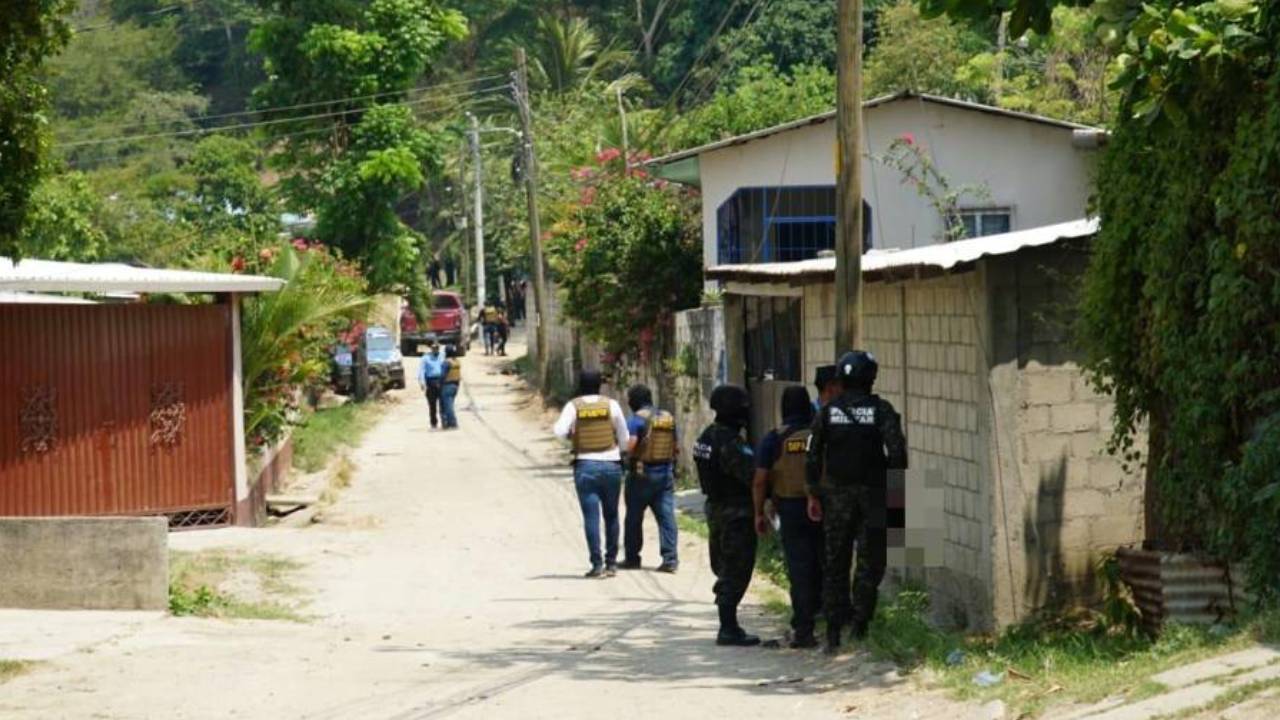 Un muerto dejó enfrentamiento  entre policías y presuntos pandilleros en Choloma