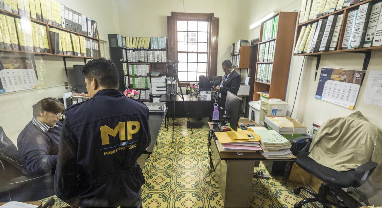 La Fiscalía de Guatemala realiza un allanamiento en la sede del Tribunal Supremo Electoral