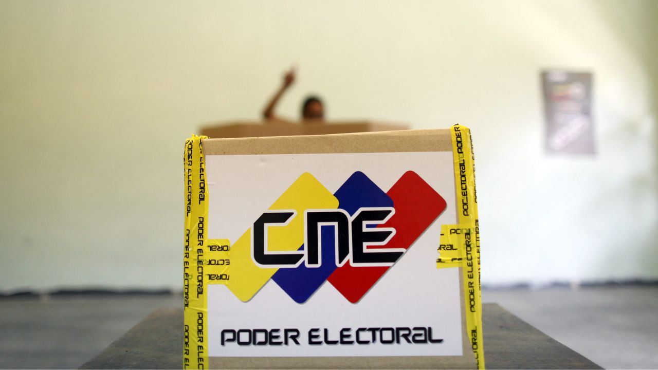 Más de 217,000 migrantes venezolanos se inscriben para elecciones primarias opositoras