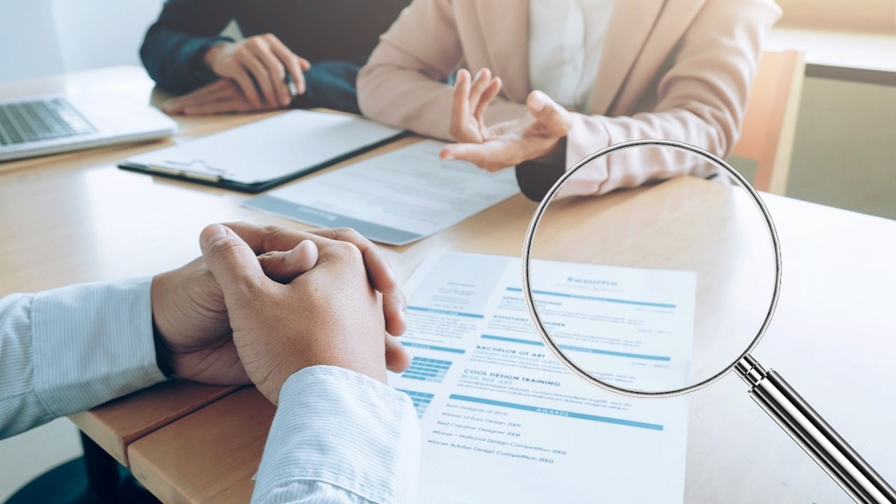 Encontrando tiempo para buscar empleo mientras trabaja a tiempo completo