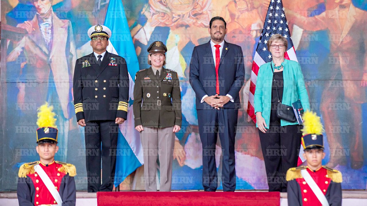 Sobre cooperación en defensa y seguridad dialogan Xiomara Castro y jefa del Comando Sur de EE. UU.