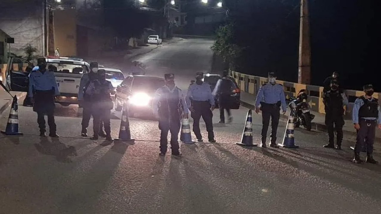 Según especificaron las autoridades, el salvoconducto es exclusivo para las personas que tengan que movilizarse por razones laborales. Foto: HRN