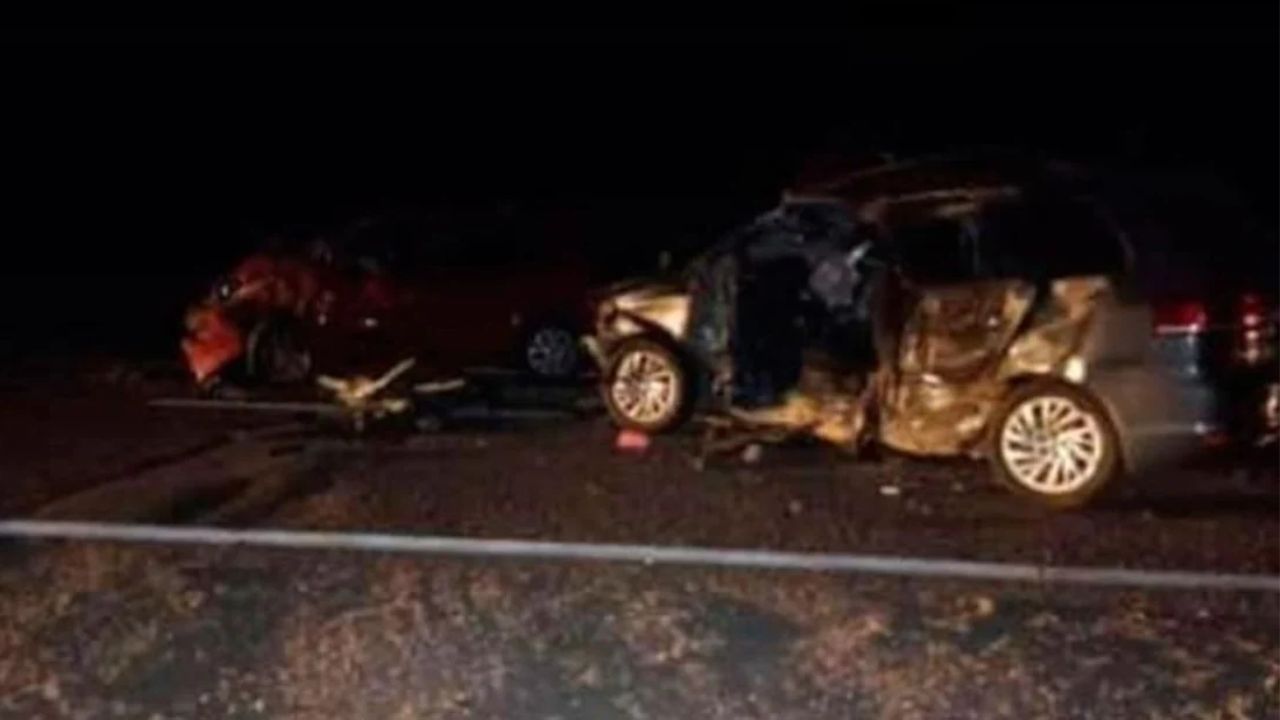 Huguito Flores chocó de frente con otro auto por esquivar un camión. Foto: Cortesía