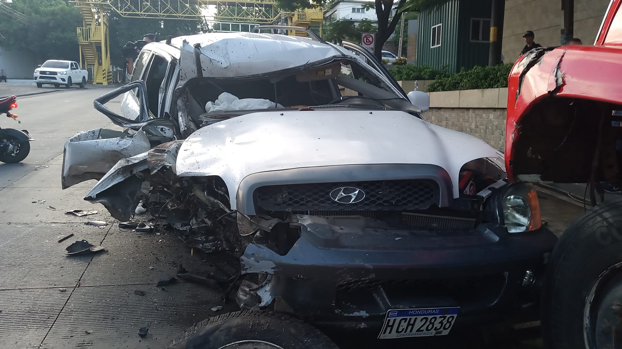 'Iban bien amanecidos', camioneta impacta contra volqueta en Tegucigalpa