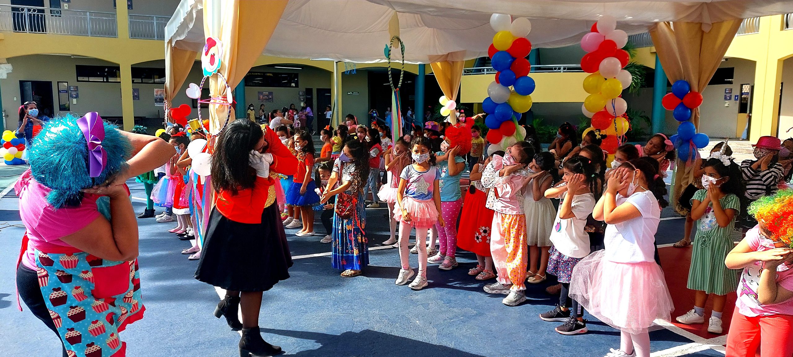 Cuando Día del Niño, se celebra en las escuelas. Foto: El Universo