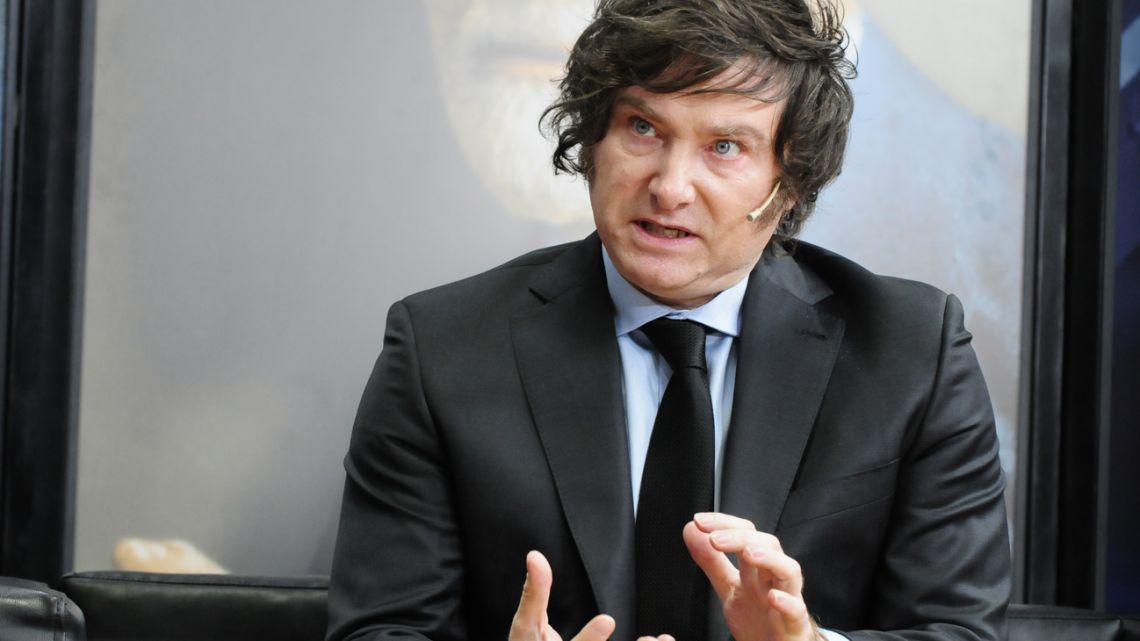 Javier Milei también tiene un crédito por dos millones de pesos argentinos por retenciones de ganancias. Foto: Perfil