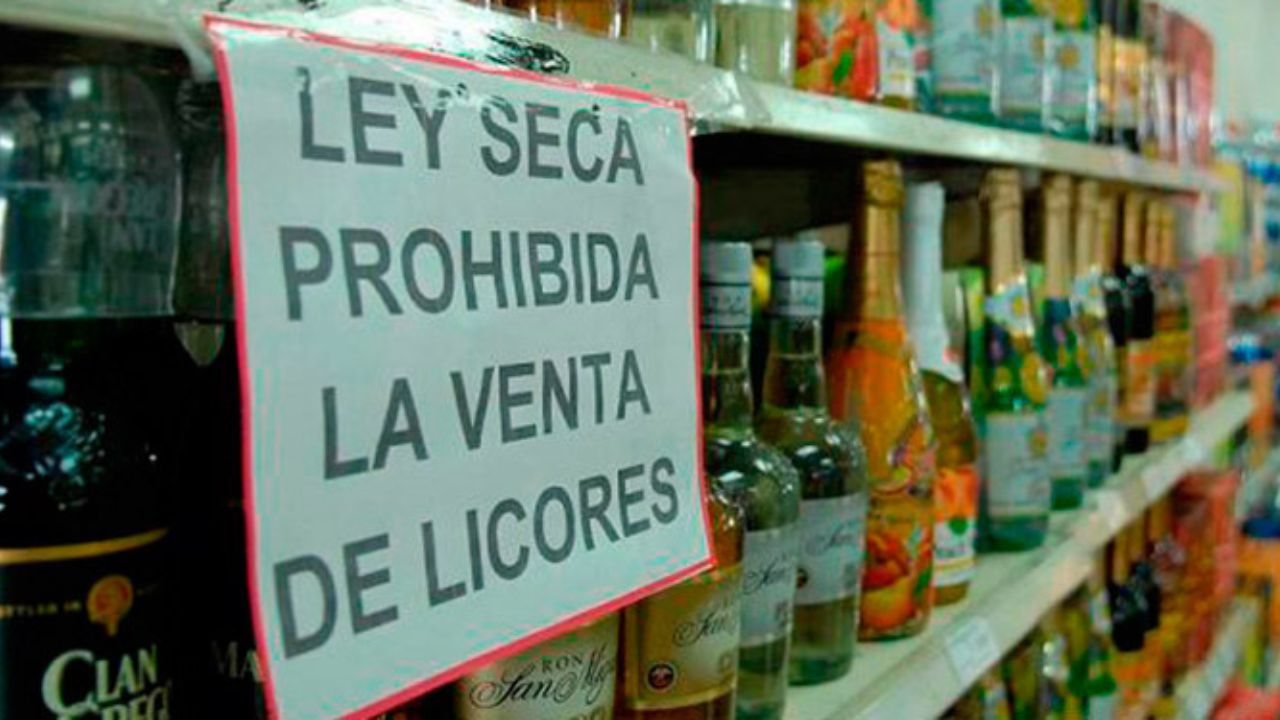 Durante gran parte del 15 de septiembre de 2023, los hondureños no podrán vender ni consumir alcohol en las zonas establecidas. Foto: TVC