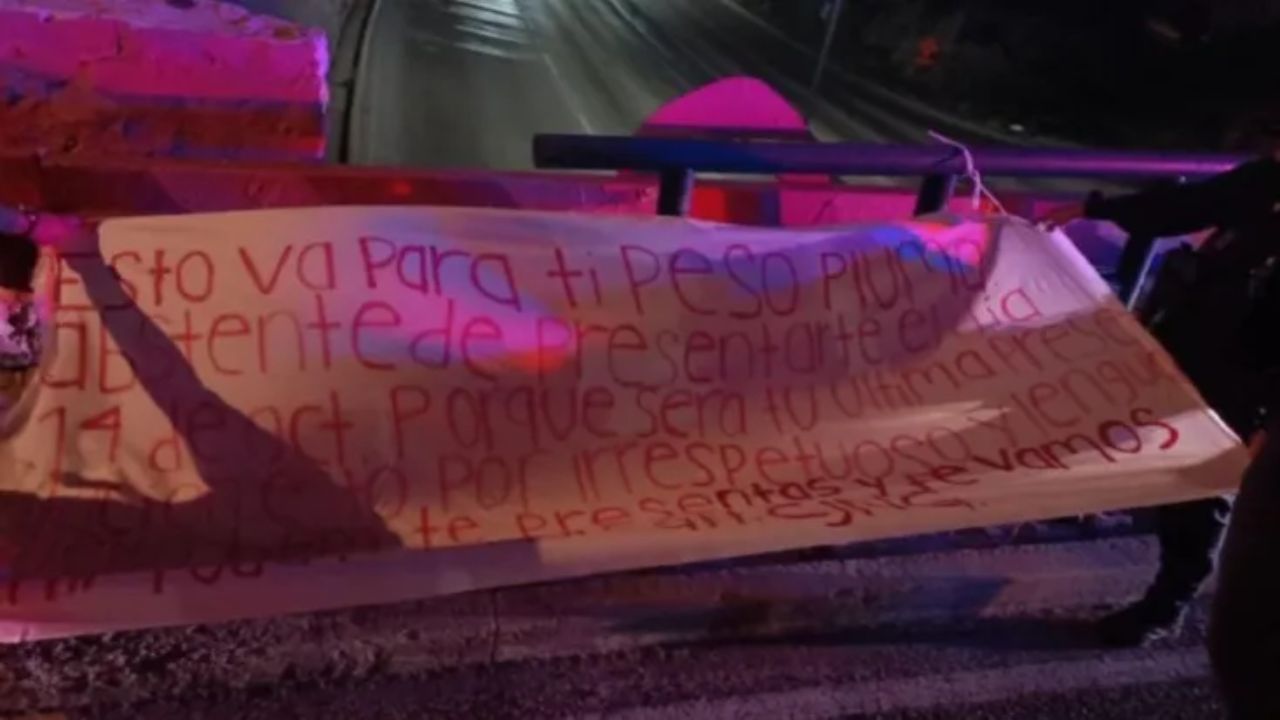 Supuesta narco manta del CJNG amenazando a Peso Pluma. Foto: Redes sociales