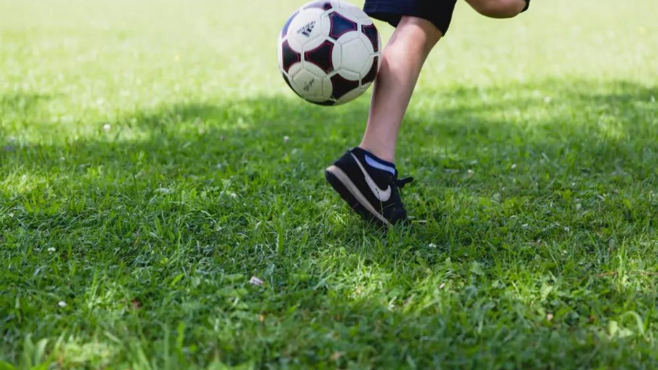 ‘Soñaba con defender el arco de su equipo’, niño futbolista muere atropellado por su padre
