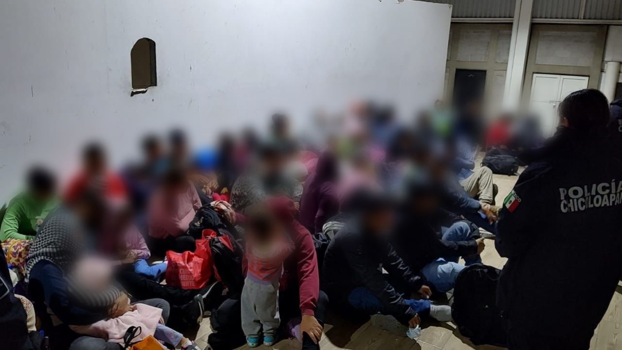 Imagen de Encuentran a 57 hondureños en un camión en México, la mayoría, miembros de núcleos familiares