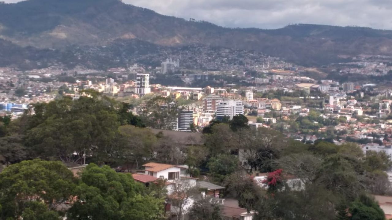 Imagen de Lluvias y chubascos se registrarán en tres regiones del país