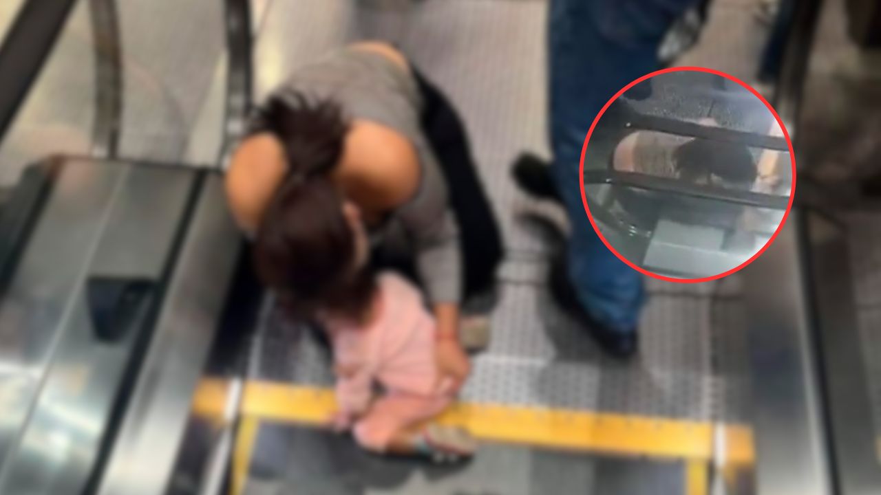 VIDEO: Deditos de una niña de dos años quedaron atrapados en escalera eléctrica de centro comercial