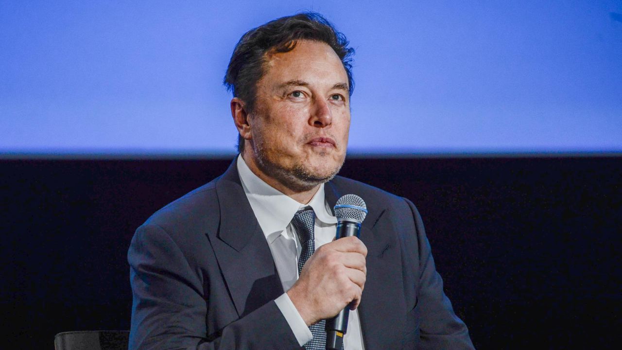 Elon Musk y las nueve personas más ricas del mundo