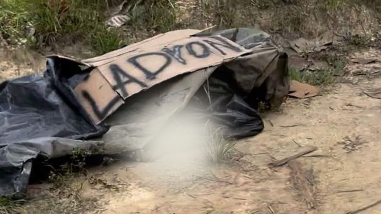 Con un cartón que decía 'ladrón', encuentran cuerpo sin vida en Trujillo