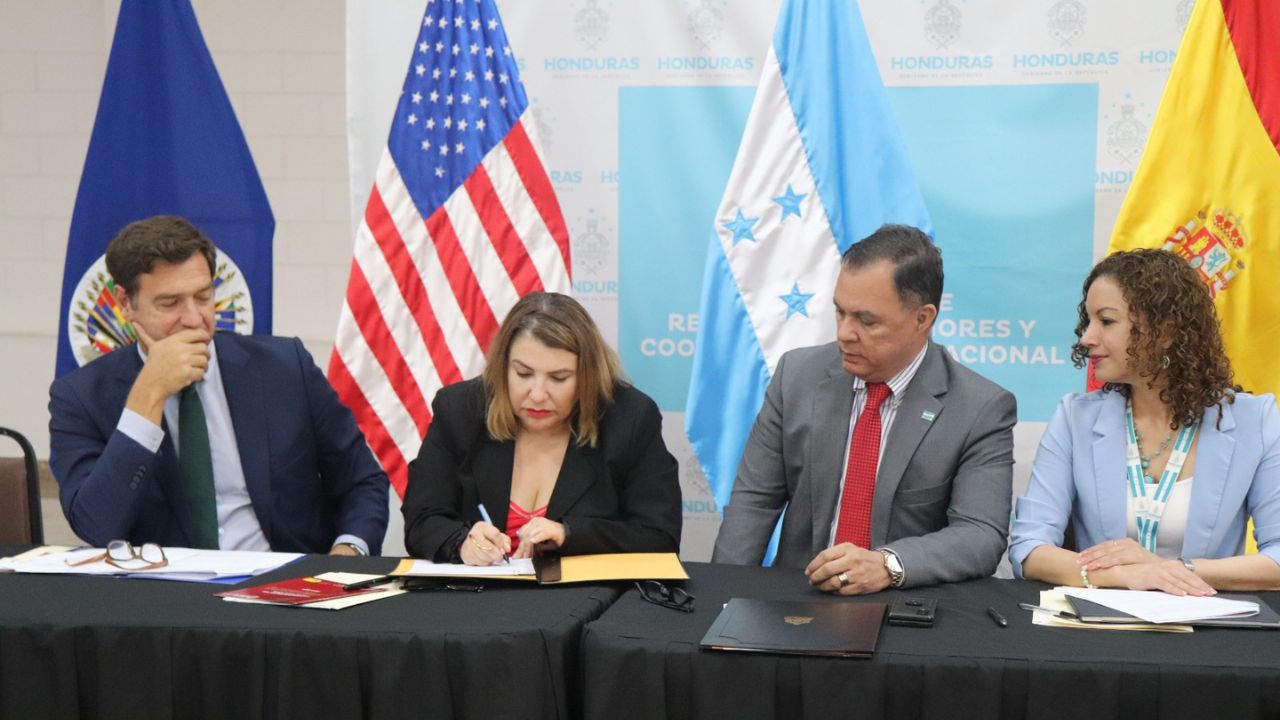 La OEA y Honduras suscriben acuerdo para apoyar a un centenar de desplazados en el país