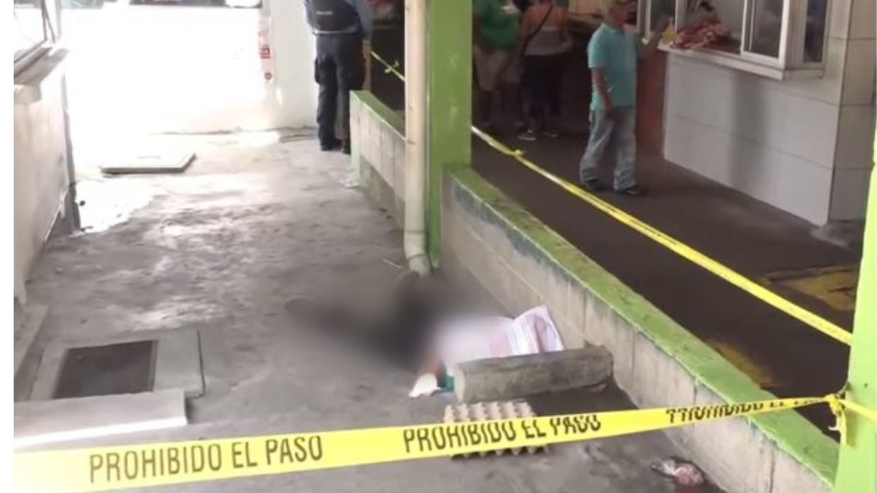 Imagen de Pintor de carros muere repentinamente cuando transitaba en mercado de San Pedro Sula