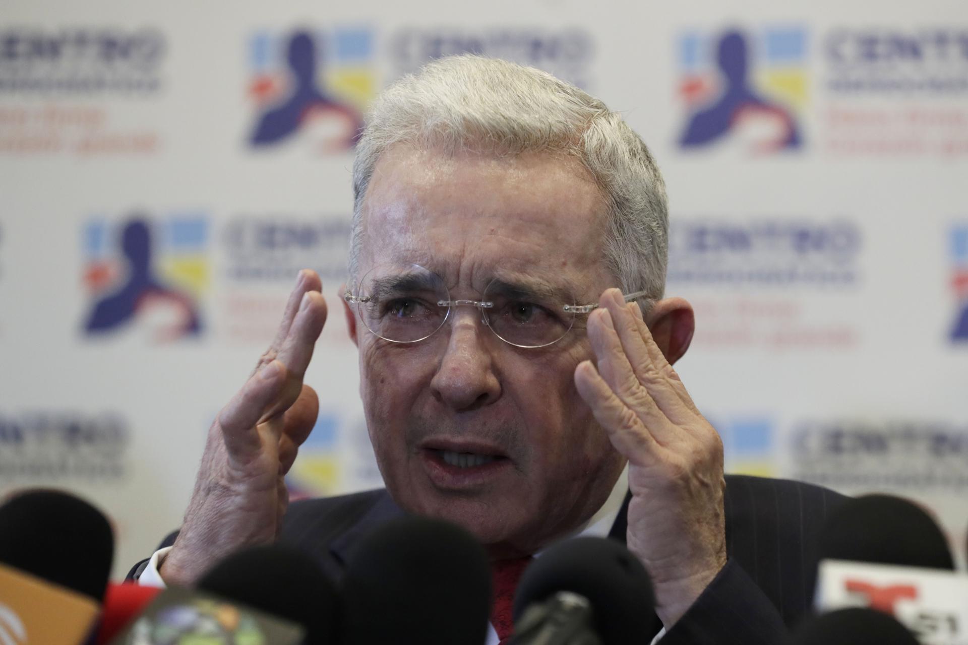 Expresidente Álvaro Uribe asegura que será llamado a juicio por manipulación de testigos