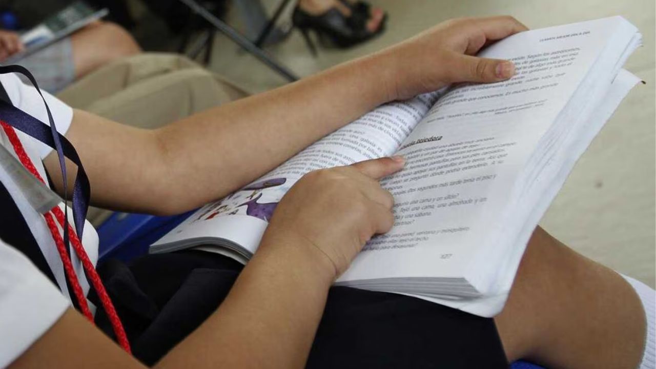 Un 46% de estudiantes hondureños no cuentan con un libro de texto y un 78%  tienen que compartir: ASJ