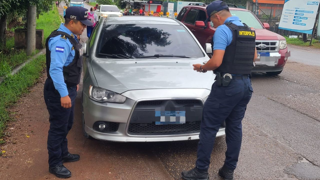 Realizan operativos en búsqueda de carros robados y con placas adulteradas
