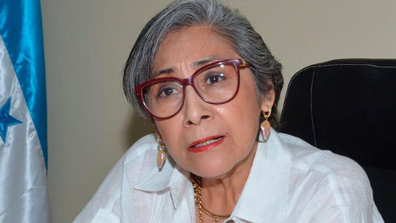 Diputada Maribel Espinoza dice que hay un plan para disolver el Congreso Nacional