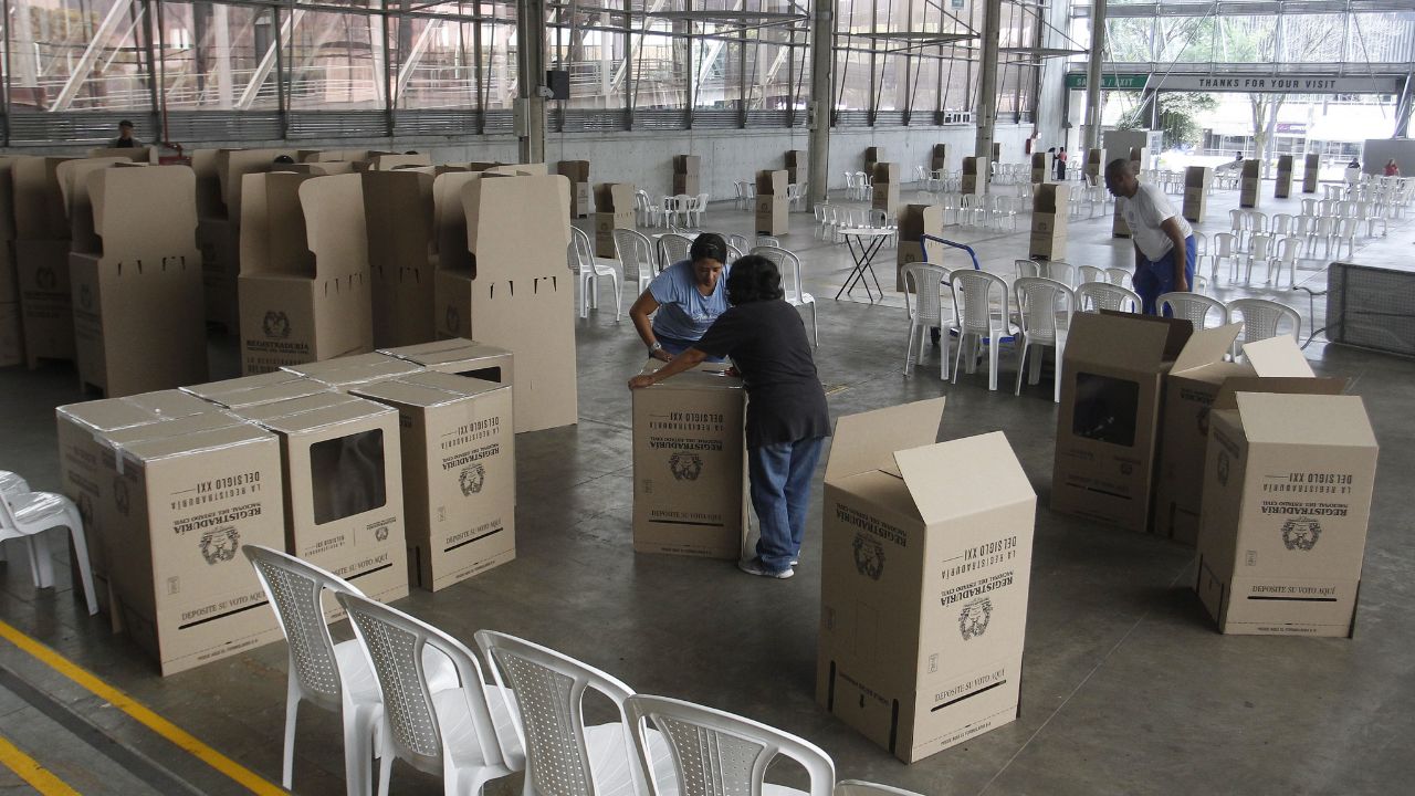 Los colombianos votarán el domingo en elecciones territoriales amenazadas por la violencia