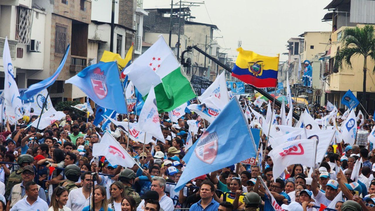 Elecciones Ecuador: Luisa González y Daniel Noboa cierran campaña electoral con prédica de cambio