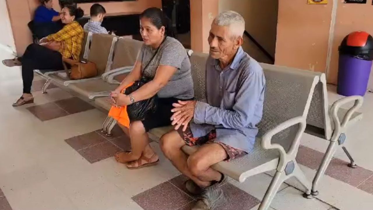 VIDEO: 'Por unas gallinas', nuera denunció a su suegro en Choluteca; fue detenido en bóxer